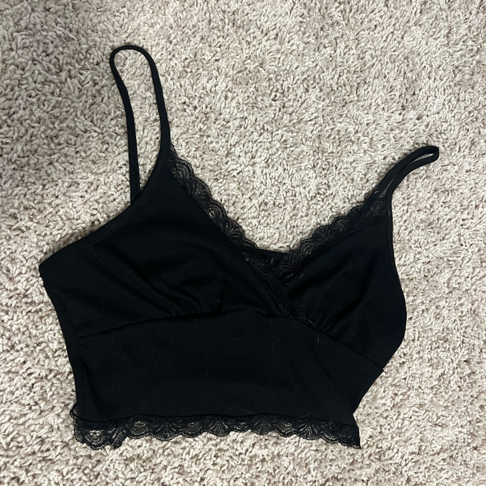Black lace v tank top